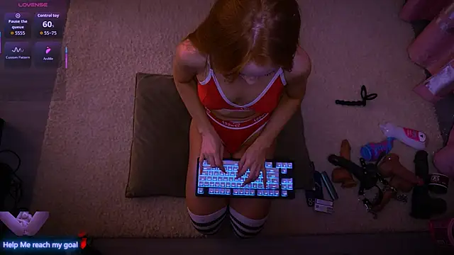 Snapshot of Redhead_Shark_new chatting on 06/20/26, 08:33 Redhead Shark new online show from 06/20/26, 08:33