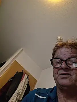 Snapshot of Seltsamoder chatting on 11/02/25, 05:54 Seltsamoder online show from 11/02/25, 05:54