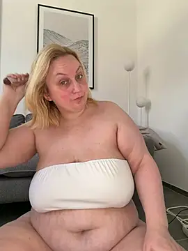 BBW Nora online show from 04/30/26, 08:09