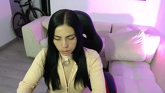 i am nina  online show from 01/13/25, 02:28