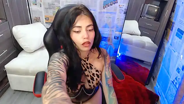 i am nina  online show from 02/17/25, 08:58