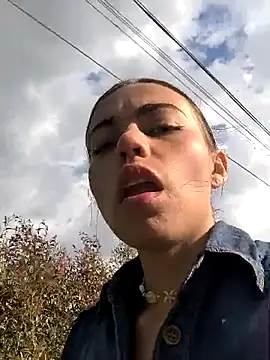 i am nina  online show from 02/18/25, 09:09