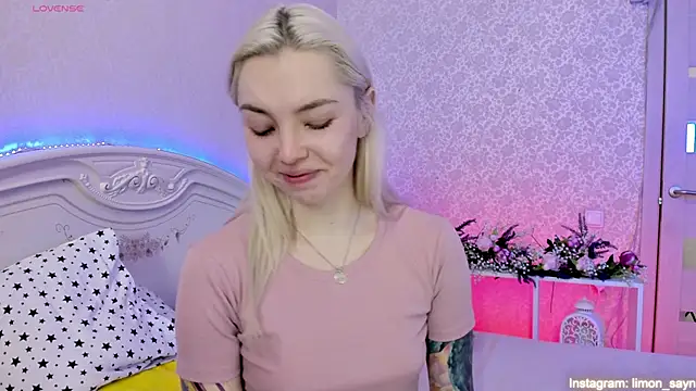 LillyMoure  online show from 03/09/25, 11:56