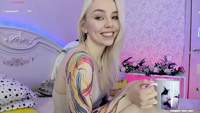 LillyMoure  online show from 03/11/25, 03:05