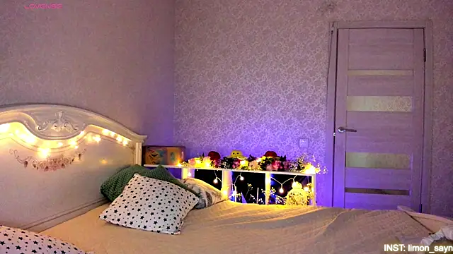 LillyMoure  online show from 06/01/26, 11:39