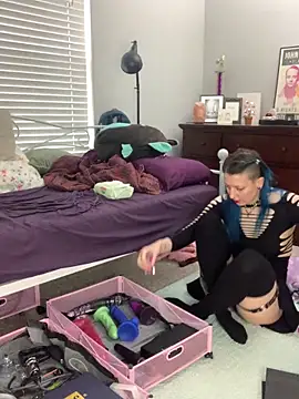 MissCumberdale online show from 11/22/25, 08:41