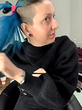 MissCumberdale online show from 12/14/25, 06:23