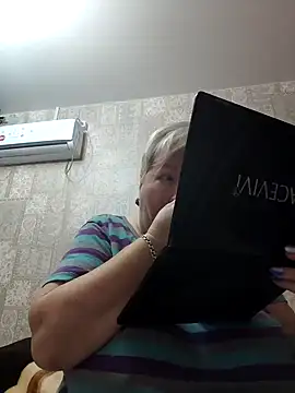 EffectFiona online show from 02/02/25, 11:00