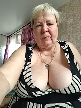 EffectFiona online show from 10/02/25, 04:19