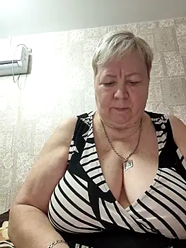 EffectFiona online show from 11/02/25, 01:41