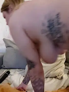 Snapshot of SexyDreamercouple89 chatting on 09/21/25, 05:20 SexyDreamercouple89 online show from 09/21/25, 05:20