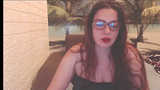 Snapshot of Queen__Natasha chatting on 11/17/25, 10:15 Queen Natasha online show from 11/17/25, 10:15