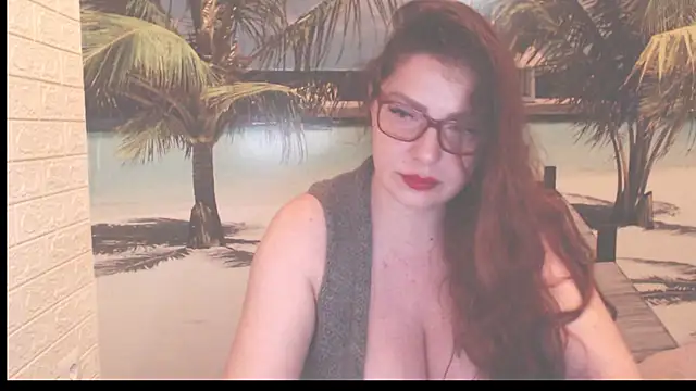 Snapshot of Queen__Natasha chatting on 12/14/25, 09:41 Queen Natasha online show from 12/14/25, 09:41