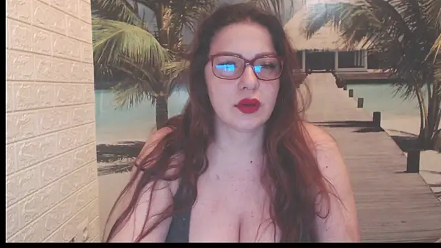 Snapshot of Queen__Natasha chatting on 12/16/25, 10:04 Queen Natasha online show from 12/16/25, 10:04