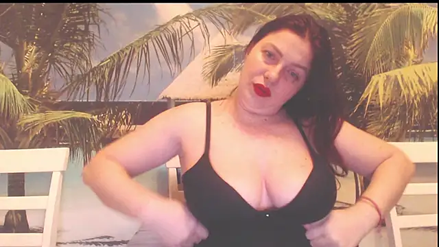 Snapshot of Queen__Natasha chatting on 02/02/26, 09:02 Queen Natasha online show from 02/02/26, 09:02