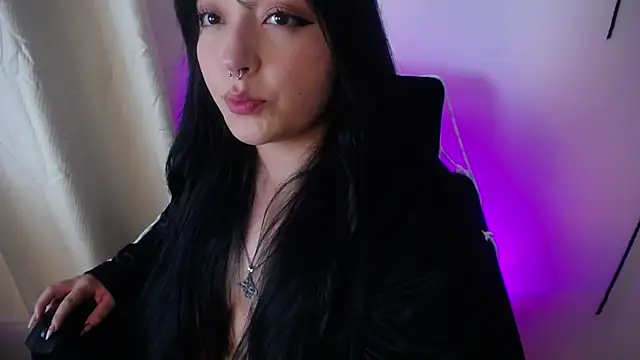 Miss Loise online show from 10/28/25, 04:05