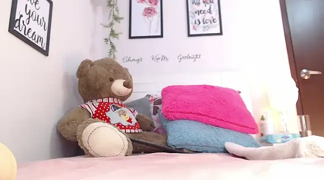 Snapshot of Joliet chatting on 02/04/25, 07:18 Joliet online show from 02/04/25, 07:18