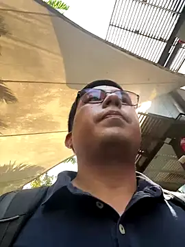 andrewmhilton  online show from 11/26/25, 06:42