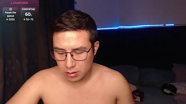 andrewmhilton  online show from 12/01/25, 06:07