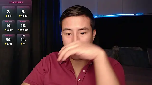 andrewmhilton  online show from 12/14/25, 06:08