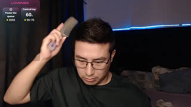 andrewmhilton  online show from 12/15/25, 06:17