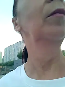 Snapshot of Celine_Faer1 chatting on 06/15/26, 02:52 Celine Faer1 online show from 06/15/26, 02:52