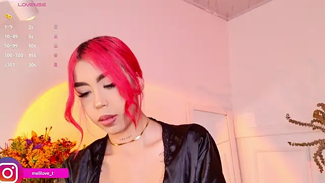 Snapshot of Mely-taylor chatting on 02/10/25, 02:08 Mely-taylor online show from 02/10/25, 02:08