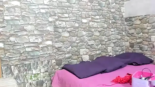 chicamir22 online show from 12/28/24, 07:33