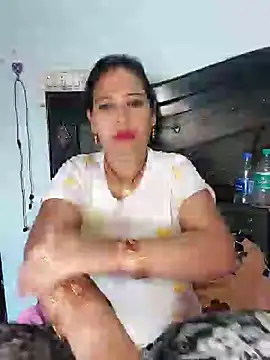 Snapshot of Poojabhabi101 chatting on 12/05/24, 05:37 Poojabhabi101 online show from 12/05/24, 05:37