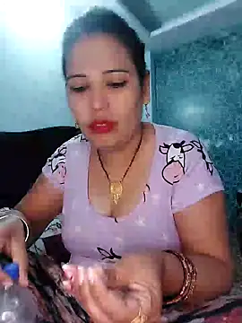 Snapshot of Poojabhabi101 chatting on 01/18/25, 05:52 Poojabhabi101 online show from 01/18/25, 05:52