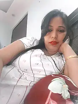 Snapshot of Poojabhabi101 chatting on 02/04/25, 05:42 Poojabhabi101 online show from 02/04/25, 05:42