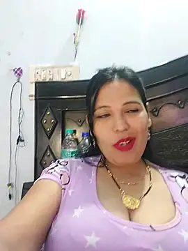 Snapshot of Poojabhabi101 chatting on 02/19/25, 05:27 Poojabhabi101 online show from 02/19/25, 05:27