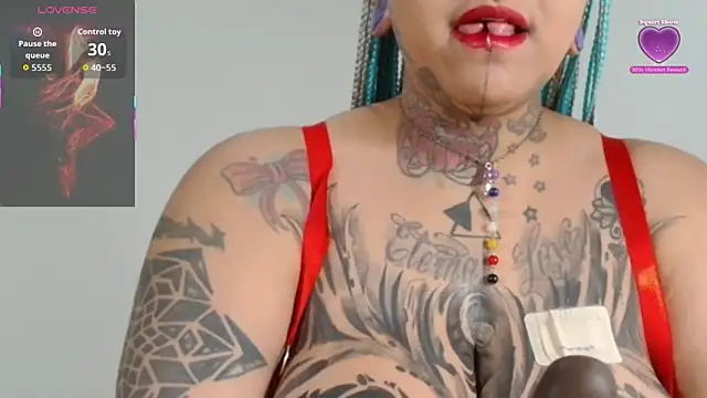 girl squiting online show from 11/22/25, 03:05