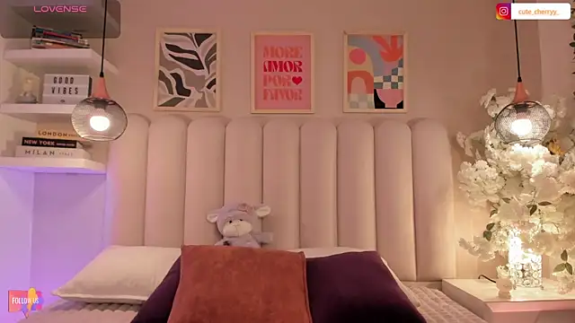 cute  cherry  online show from 11/06/25, 08:21