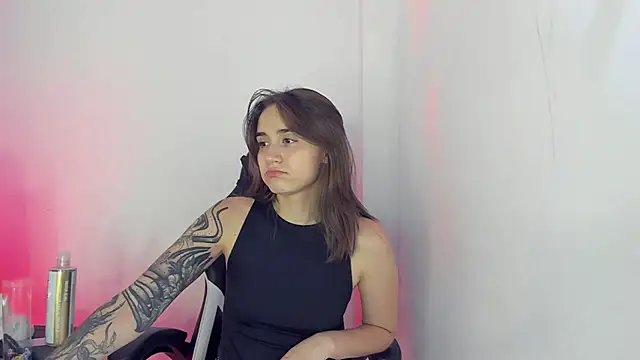 Snapshot of _alicerosse2 chatting on 03/05/25, 01:10 alicerosse2 online show from 03/05/25, 01:10