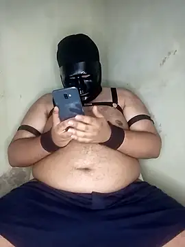 Snapshot of Kidding_Road chatting on 10/05/25, 04:33 Kidding Road online show from 10/05/25, 04:33