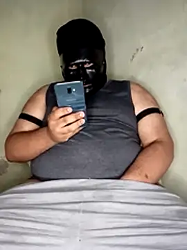 Snapshot of Kidding_Road chatting on 12/14/25, 03:34 Kidding Road online show from 12/14/25, 03:34