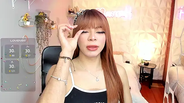 hurrencam online show from 12/04/25, 12:58