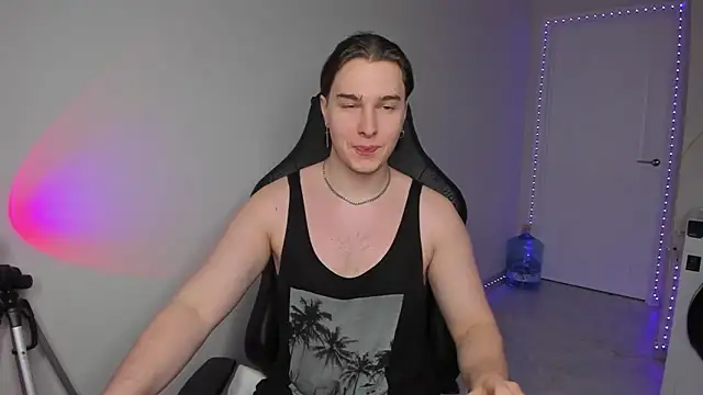 Vincent Strong online show from 01/22/25, 10:29