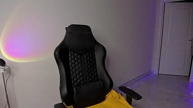 Vincent Strong online show from 03/02/25, 01:26