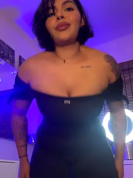 GigiiStone online show from 11/05/25, 09:48