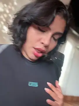 GigiiStone online show from 11/29/25, 10:02