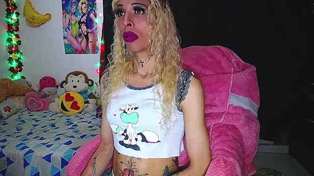 Snapshot of flaquita_corall chatting on 04/15/26, 12:17 flaquita corall online show from 04/15/26, 12:17