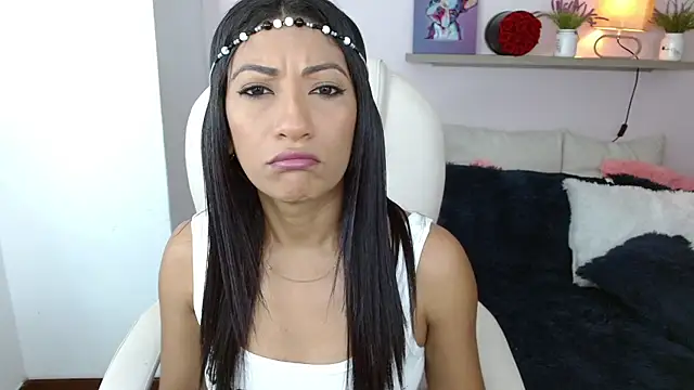 sofia perez    online show from 03/06/25, 07:43