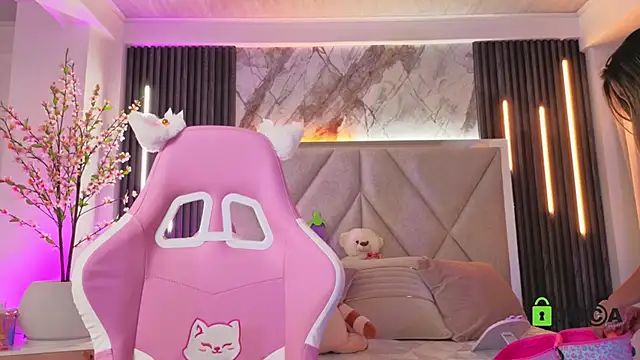 Happy tits online show from 06/04/26, 02:12