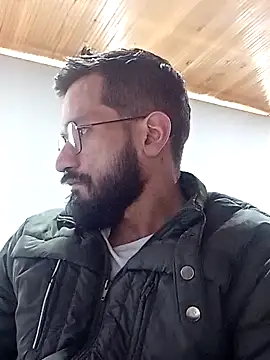 Snapshot of Andres_ramsey chatting on 03/10/25, 01:32 Andres ramsey online show from 03/10/25, 01:32