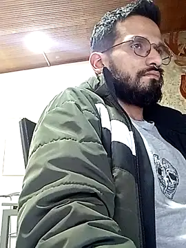 Snapshot of Andres_ramsey chatting on 03/19/25, 08:00 Andres ramsey online show from 03/19/25, 08:00