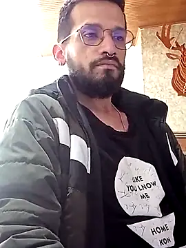 Snapshot of Andres_ramsey chatting on 03/21/25, 02:07 Andres ramsey online show from 03/21/25, 02:07