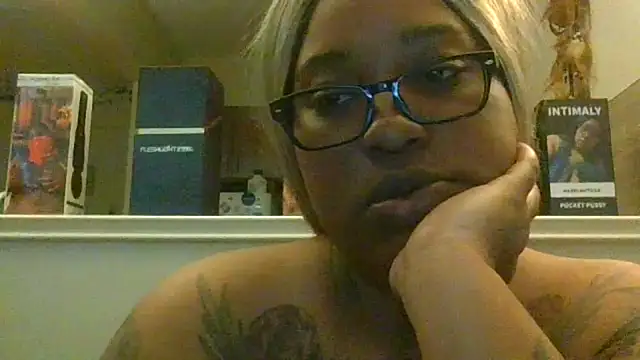 Snapshot of ShaBrimDaPornstar chatting on 12/22/25, 08:39 ShaBrimDaPornstar online show from 12/22/25, 08:39