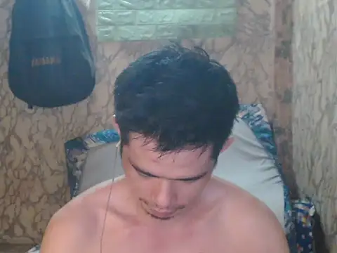 Snapshot of x0x-Philip-x0x chatting on 11/05/25, 11:32 x0x-Philip-x0x online show from 11/05/25, 11:32